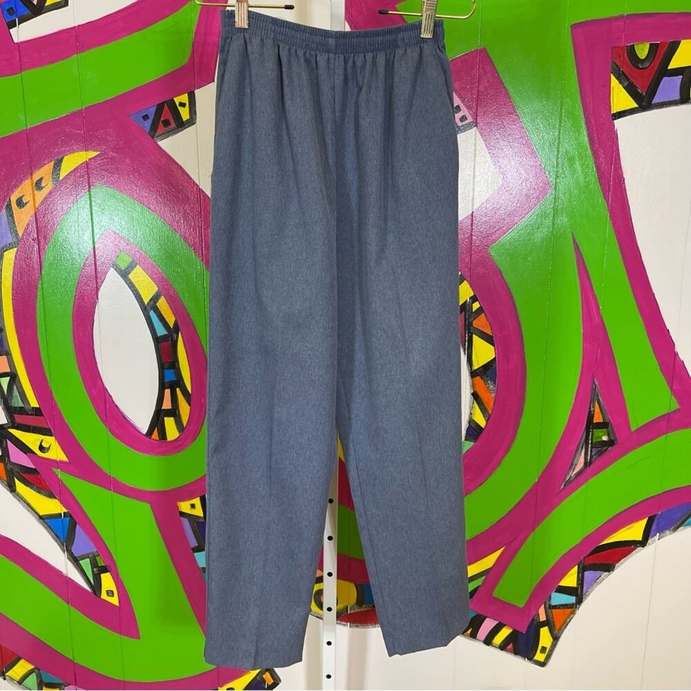 Alfred Dunner Petite, Elastic Waist Pants. Size 6P. In excellent condition!